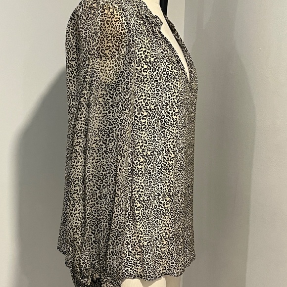 Animal Print Pull Over Blouse by Velvet by Graham & Spencer - Medium - Picture 4 of 8